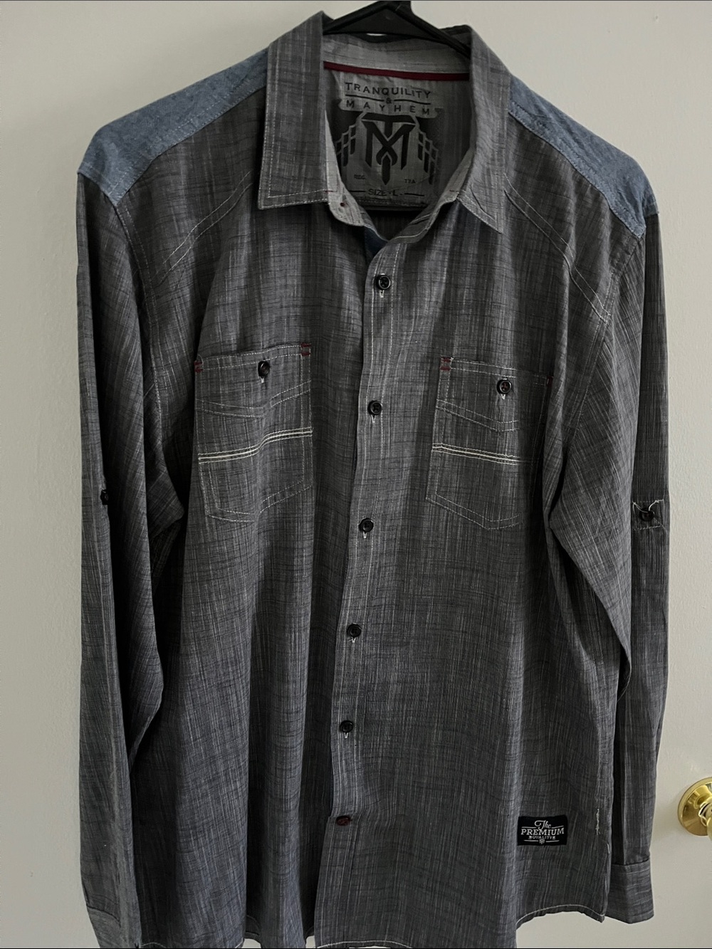 Tranquility by Colorado Clothing Gray Button-Up Shirt with Blue Shoulder Accents